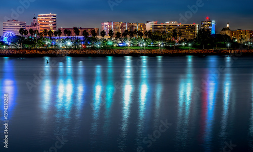 Obraz na płótnie Night time city scape of Downtown Long Beach, California w salonie