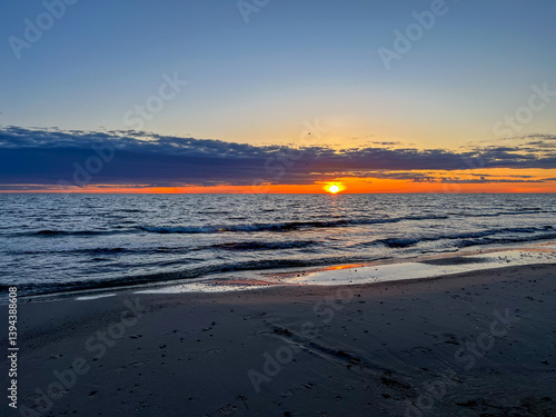 Wallpaper Mural Sonnenaufgang am Ostseestrand in Zinnowitz auf Usedom Torontodigital.ca