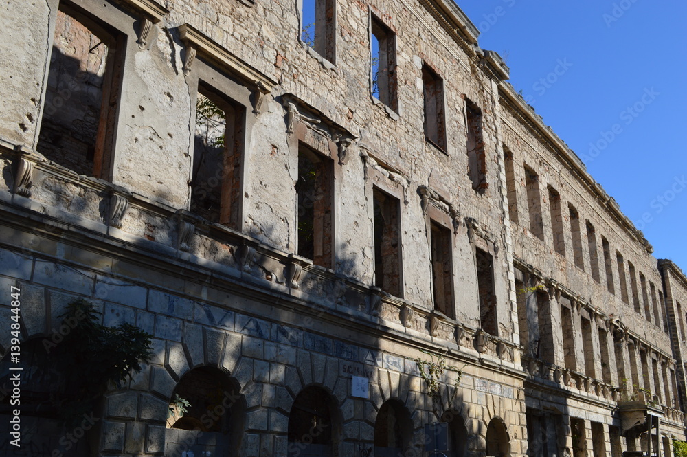 Obraz premium Mostar, Bosnia and Herzegovina – A City of Bridges and History 