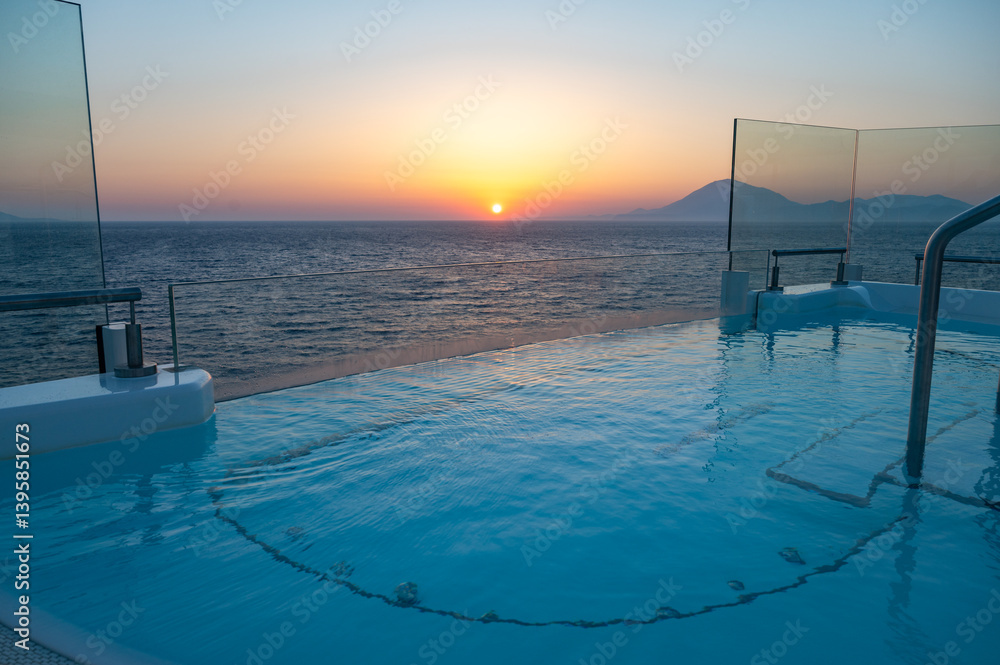 Whirlpool with Sea View at Sunset