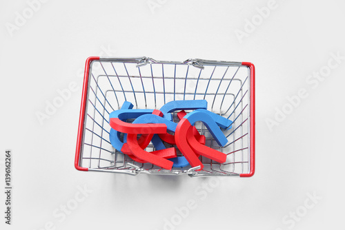 Mini trolley with magnets o...
