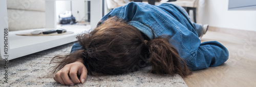 Schilderij op canvas Deterioration of Self-Esteem: Woman Unconscious After Abuse