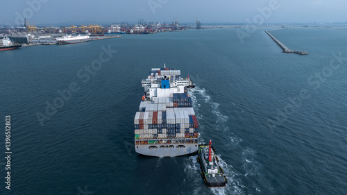 Obraz na płótnie Container ship cargo freight shipping international, Global business freight shipping import export logistic transportation container ship, Container cargo freight shipping, Sea freight container ship w salonie