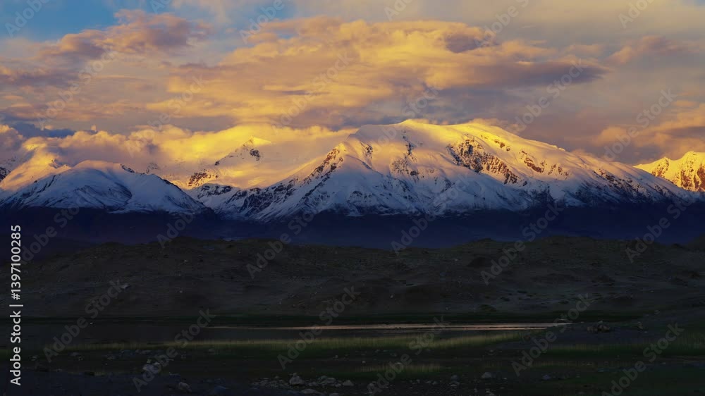 4k Video Xinjiang Gonggeer Peak Sunshine Gold Mountain Time Lapse Captures Breathtaking Mountain Light 4k Video Xinjiang Gonggeer Peak Sunshine Gold Mountain Time Lapse Captures Breathtaking Mountain Light