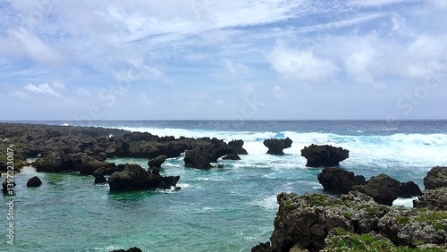 鹿児島県沖永良部島の荒れた海