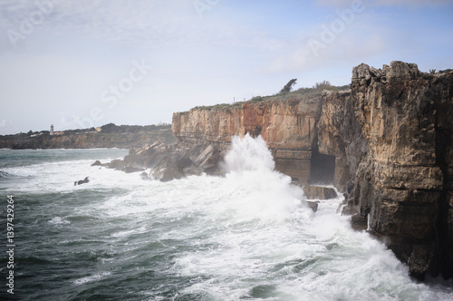 Obraz na płótnie Waves Crashing Against Cliffs on a Rocky Coastline - Cascais Portugal w salonie