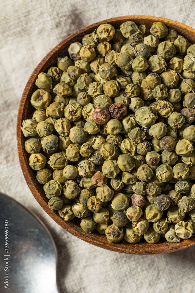Organic Raw Green Peppercorn Pepper Organic Raw Green Peppercorn Pepper