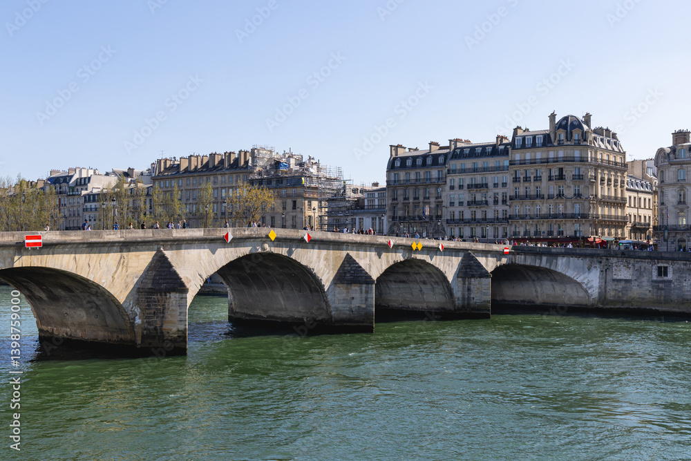 Naklejka premium Le pont royal à Paris en France.