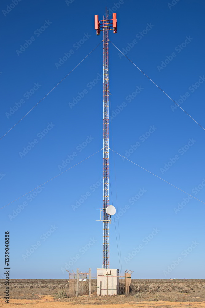 Obraz premium Telecommunication tower at Nullarbor Roadhouse, South Australia, Australia 