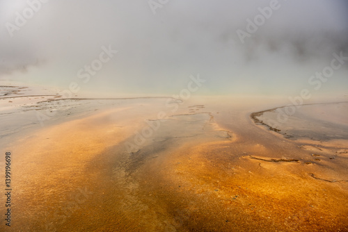 Obraz na płótnie Fog Obscures The View Of Grand Prismatic In Yellowstone w salonie