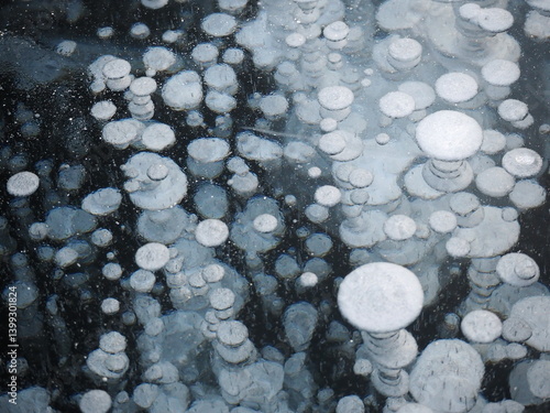 糠平湖のアイスバブル