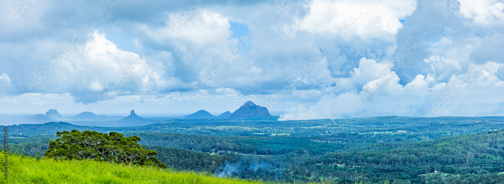 Fototapeta premium Glass House Montain National Park in Queenslanmd, australia