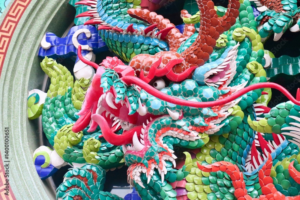 Fototapeta premium chinese dragon statue