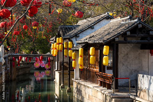 Obraz na płótnie Tranquil Waters: A Glimpse of Traditional China w salonie
