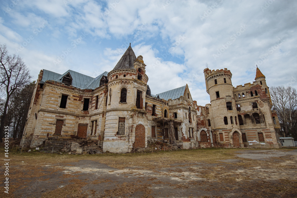 Fototapeta premium Old ruined castle. Former Khrapovitsky Estate in Muromtsevo