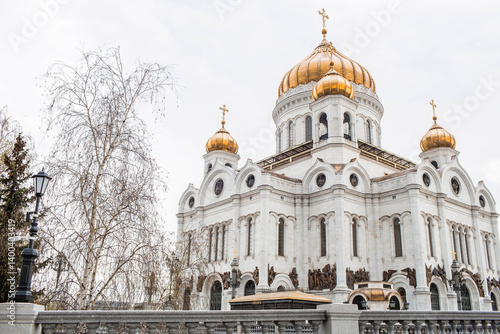 Obraz na płótnie The Russian Orthodox Cathedral is the Cathedral of Christ the Savior in Moscow on a spring day. Russian Federation, Moscow. w salonie