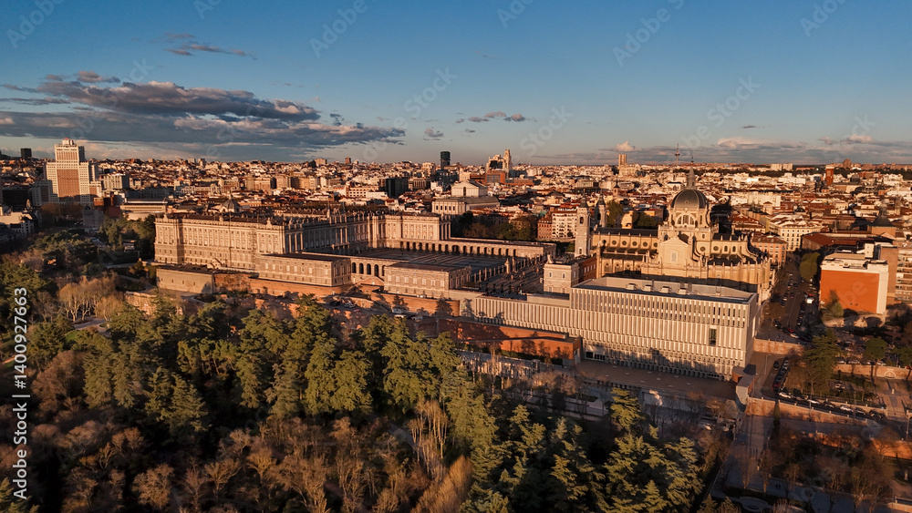 Obraz premium Real Palace Madrid Sunset
