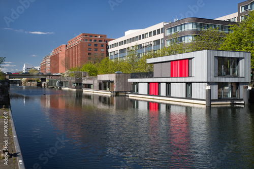 Hausboote am Mittelkanal in Hamburg