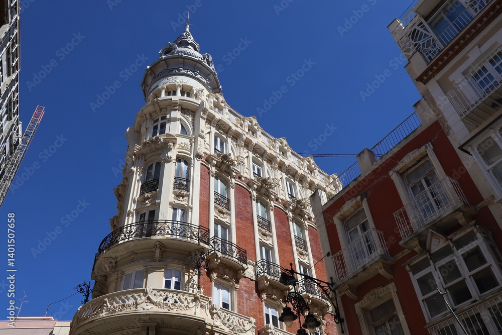 Bâtiment typique, vue de l'extérieur, ville de Carthagène, région de la communauté autonome de la région de Murcie, Espagne
