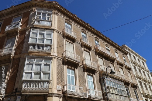 Obraz na płótnie Bâtiment typique, vue de l'extérieur, ville de Carthagène, région de la communauté autonome de la région de Murcie, Espagne w salonie