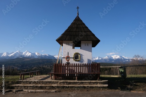 Obraz na płótnie Viewpoint of High Tatras and Bialskie Tatras on Pass over Lapszanka with old white chapel. w salonie