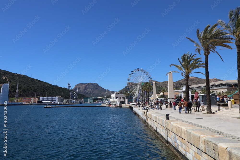 Le port sur la mer Méditerranée, ville de Carthagène, région de la communauté autonome de la région de Murcie, Espagne