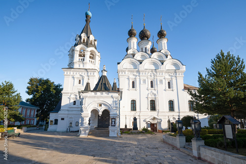 Obraz na płótnie The ancient Cathedral of the Annunciation of the Blessed Virgin Mary in the Annunciation Monastery on a sunny September morning, Murom w salonie