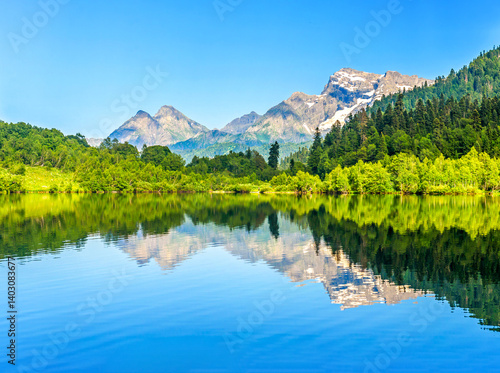 Obraz na płótnie alpine lake in the alps w salonie