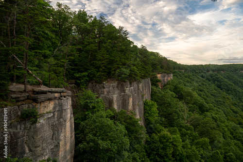 Obraz na płótnie Light Fades Along the Endless Wall In New River Gorge w salonie
