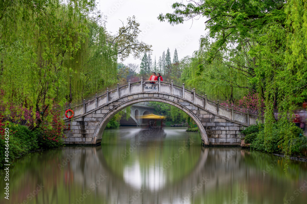 Fototapeta premium The small bridges in the Slender West Lake Scenic Area of Yangzhou City, Jiangsu Province, China.