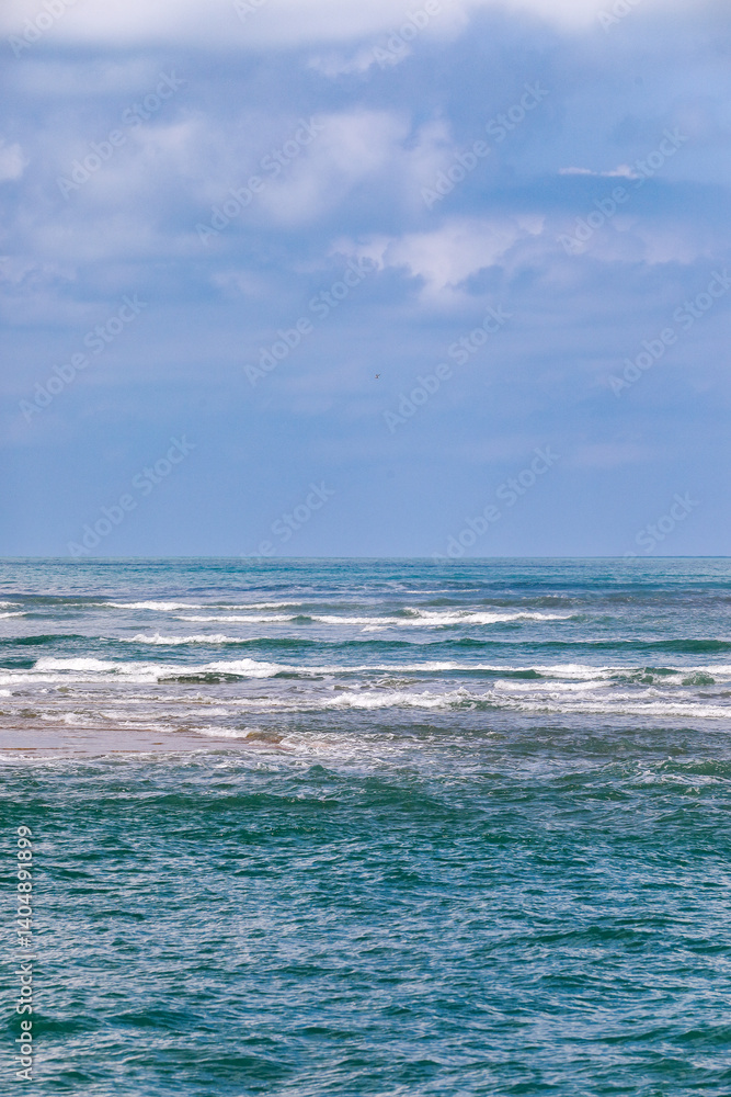 Obraz premium beautiful waves on the beach