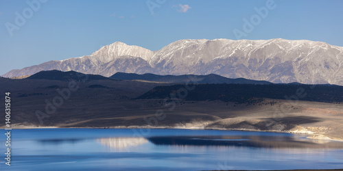 Foto Panoramic view of Sierra Nevada mountains around Crowley lake