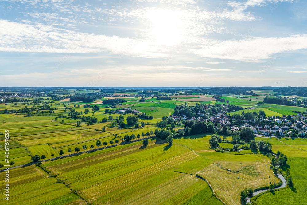 Romantischer Sommerabend im schwäbischen Schmuttertal rund um Diedorf bei Augsburg
