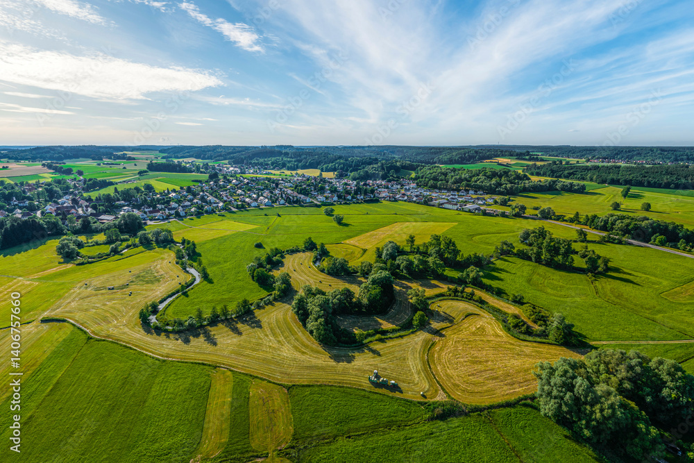 Ausblick auf den Naturpark Augsburg Westliche Wälder im Tal der Schmutter rund um die Marktgemeinde Diedorf