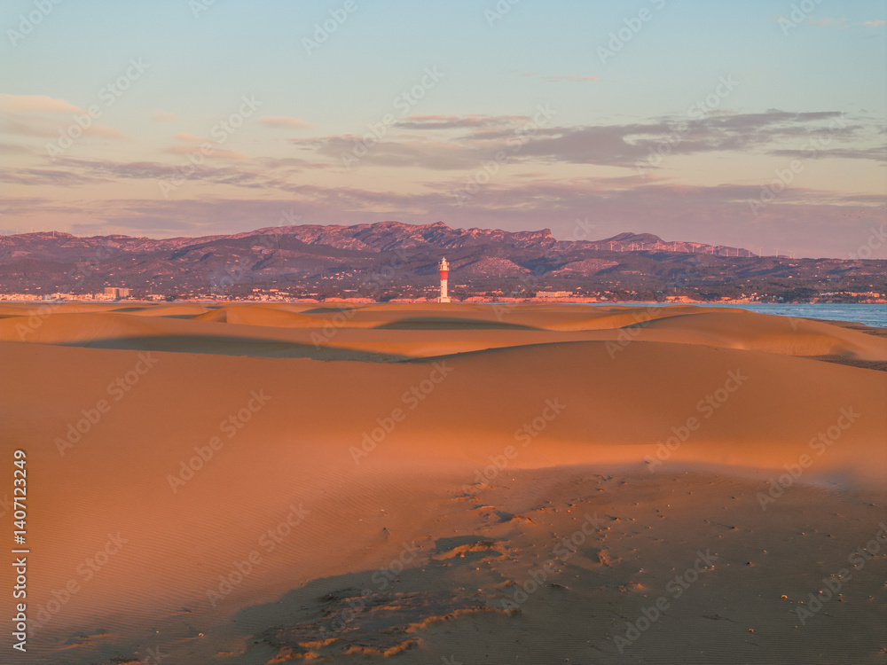 Naklejka premium Faro del Fangar en Deltebre situado en Tarragona, Cataluña, España