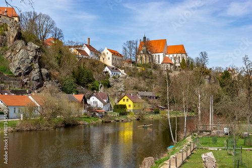Obraz na płótnie Bechyne Castle on the banks of the Luznice River in South Bohemia. Warm spring day. w salonie