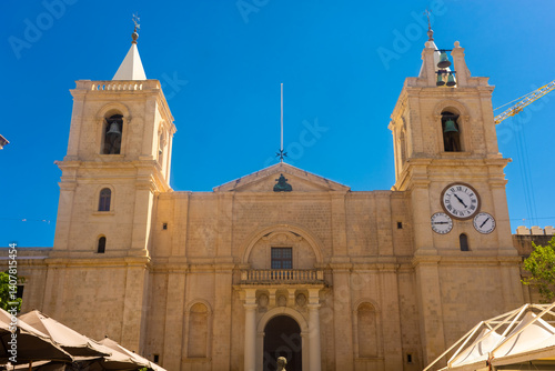 Obraz na płótnie Facade of Valletta Cathedral in Malta w salonie