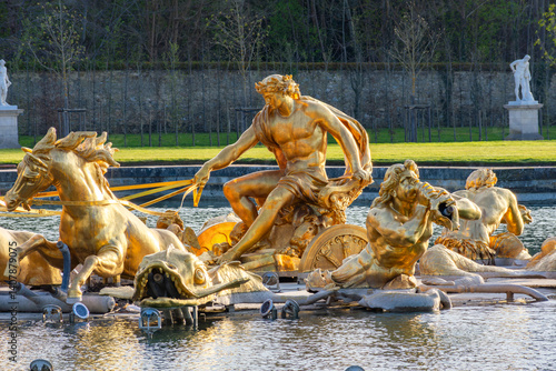 Obraz na płótnie Apollo fountain in Versailles park, Paris suburbs, France w salonie