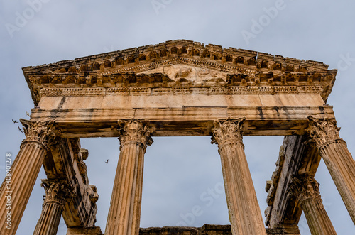 Obraz na płótnie Ruins of Roman temples in Dougga, Tunisia w salonie