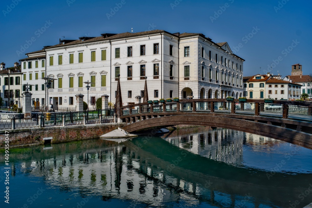 Naklejka premium Camminare e fotografare le bellezze dell’Italia nelle sue parti più affascinanti e nascoste 