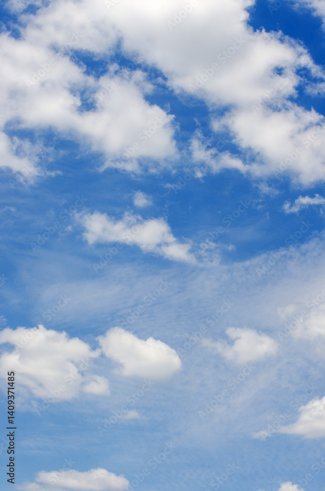 Fototapeta premium White clouds in blue sky