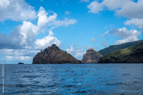 Obraz na płótnie Cliffs along the coast between Taiohae and Hakaui, Nuku Hiva, French Polynesia w salonie
