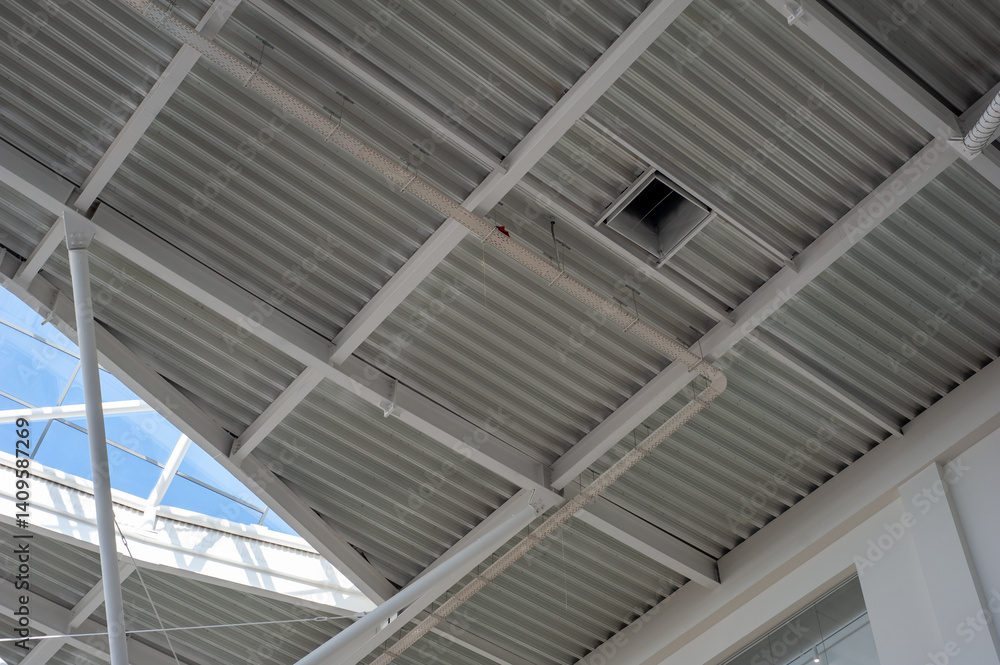 Obraz premium Metal and glass big roof construction
