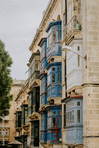 Fototapeta Naklejka Na Ścianę i Meble -  Valetta streets with coloured windows in Malta