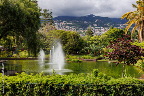 Obraz na płótnie Pond in the middle of Santa Catarina Park in Funchal city, capital of Madeira Island, Portugal w salonie