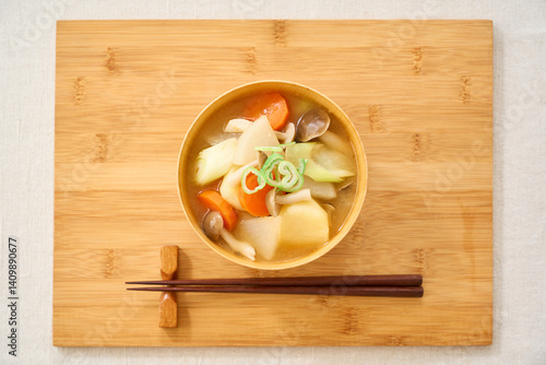 野菜たっぷり・具沢山のお味噌汁