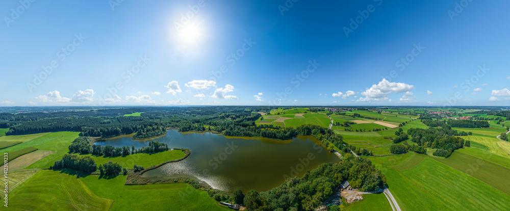 Der Naturpark Augsburg-Westliche Wälder bei Markt Wald in den Stauden von oben