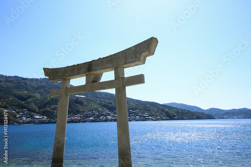 Obraz na płótnie 愛媛県八幡浜市 舌間厳島神社 海の鳥居 w salonie