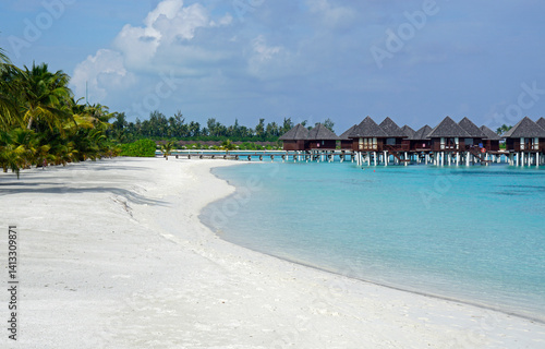 Obraz na płótnie water villas on a exotic maldives island w salonie
