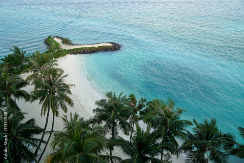 Obraz na płótnie aerial view of Sunny tropical beach paradise on the Maledives w salonie